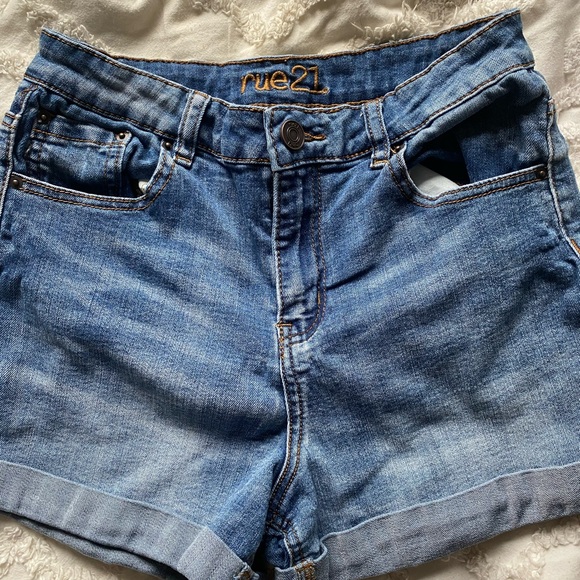 Blue Jean shorts - Picture 3 of 4